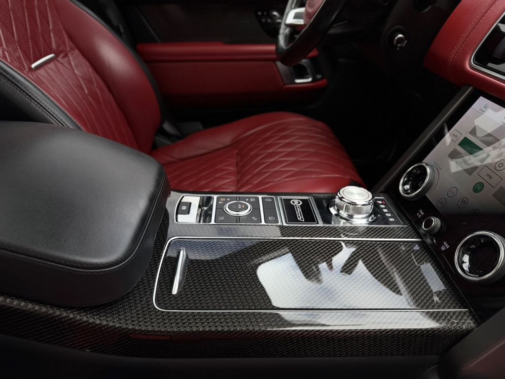 Photo 35 of this LAND ROVER RANGE ROVER