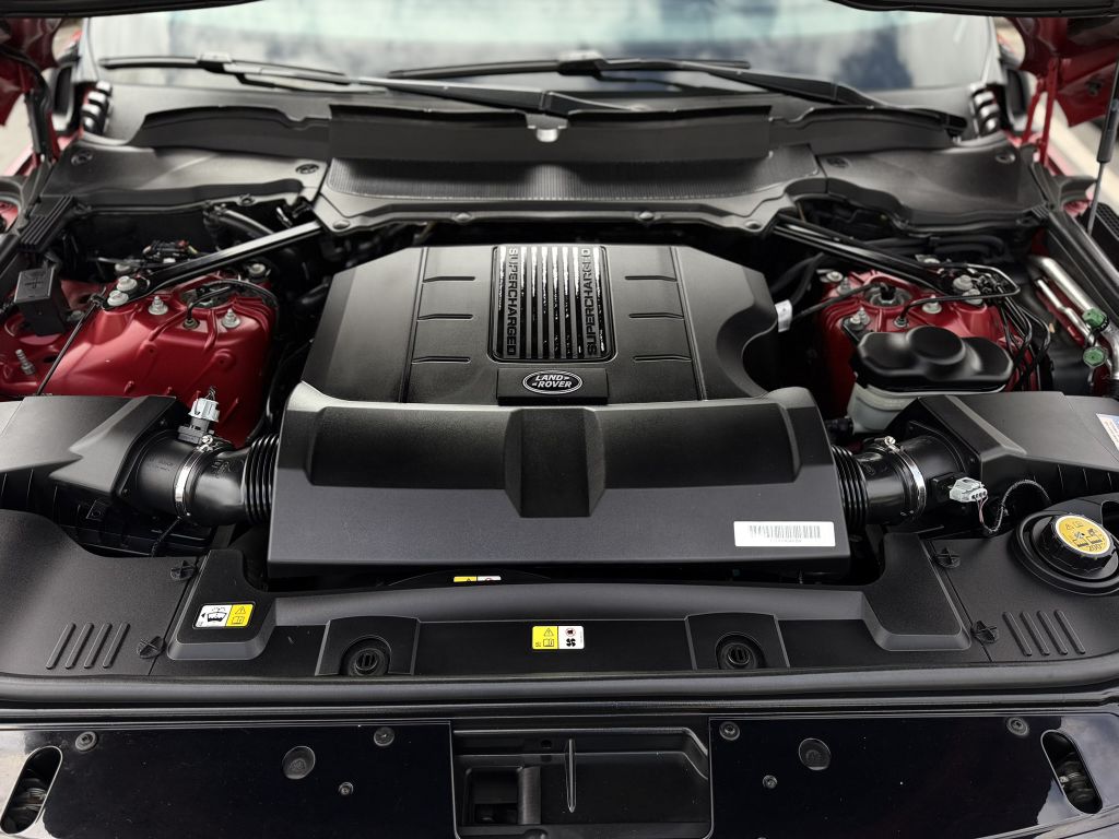 Photo 40 of this LAND ROVER RANGE ROVER