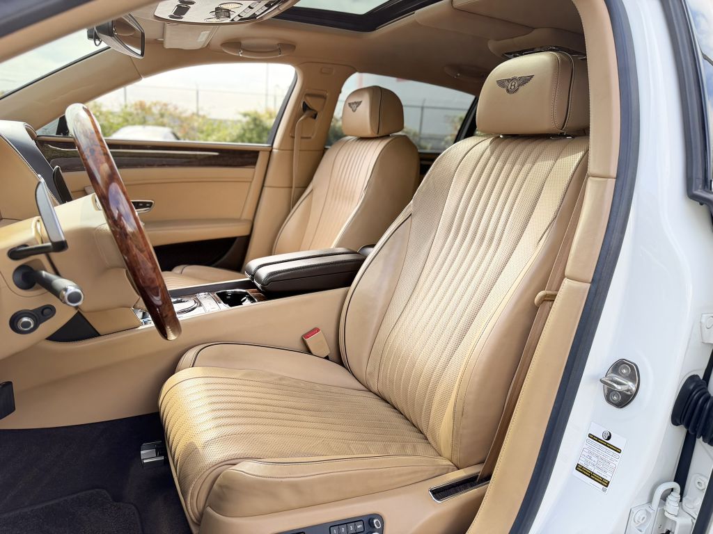 Photo 13 of this BENTLEY FLYING SPUR