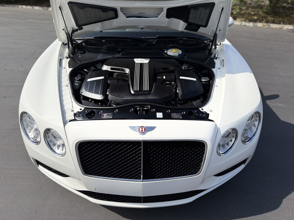 Photo 29 of this BENTLEY FLYING SPUR