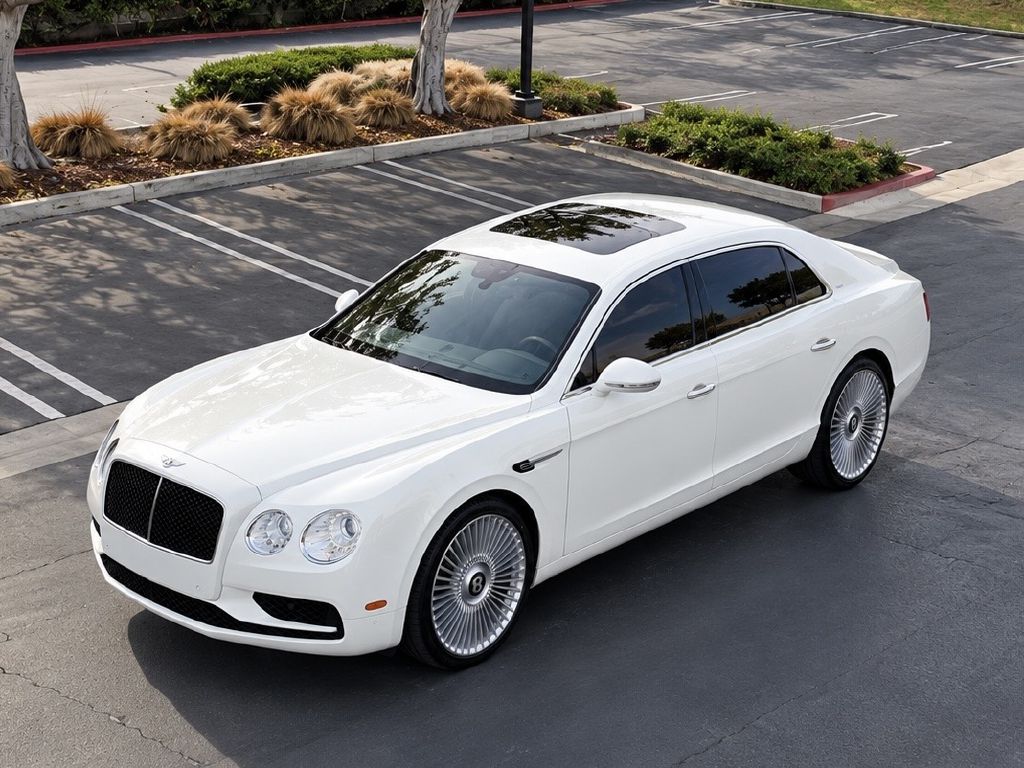 Photo 2 of this BENTLEY FLYING SPUR