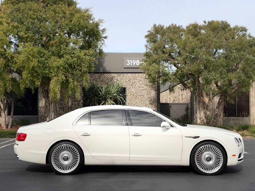 Photo 4 of this BENTLEY FLYING SPUR