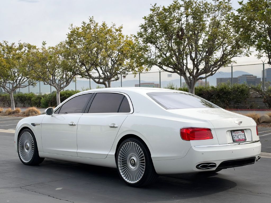 Photo 7 of this BENTLEY FLYING SPUR
