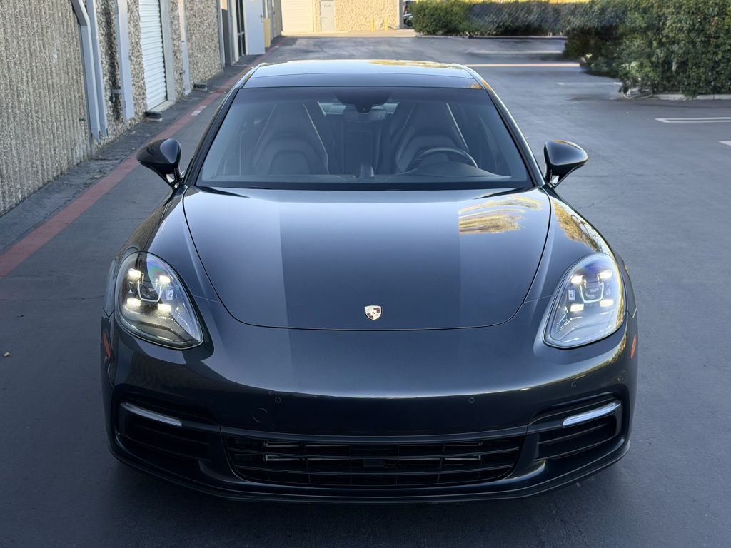 Photo 11 of this PORSCHE PANAMERA