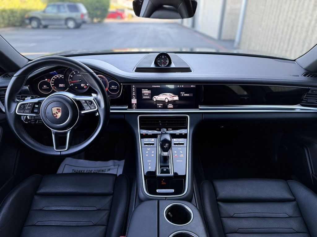 Photo 21 of this PORSCHE PANAMERA