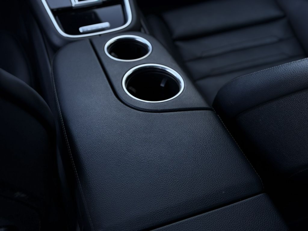 Photo 23 of this PORSCHE PANAMERA