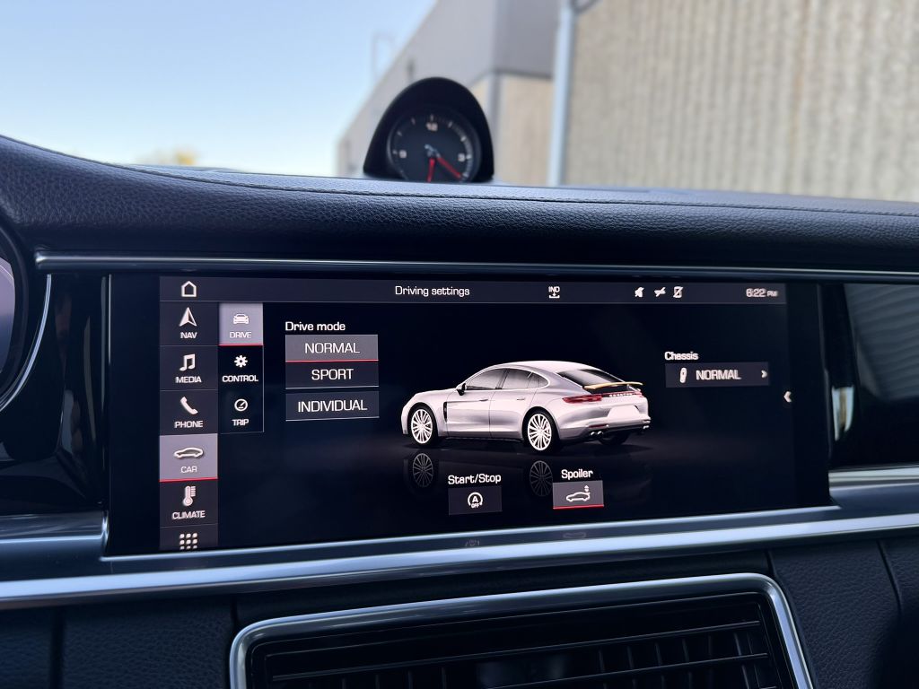 Photo 26 of this PORSCHE PANAMERA