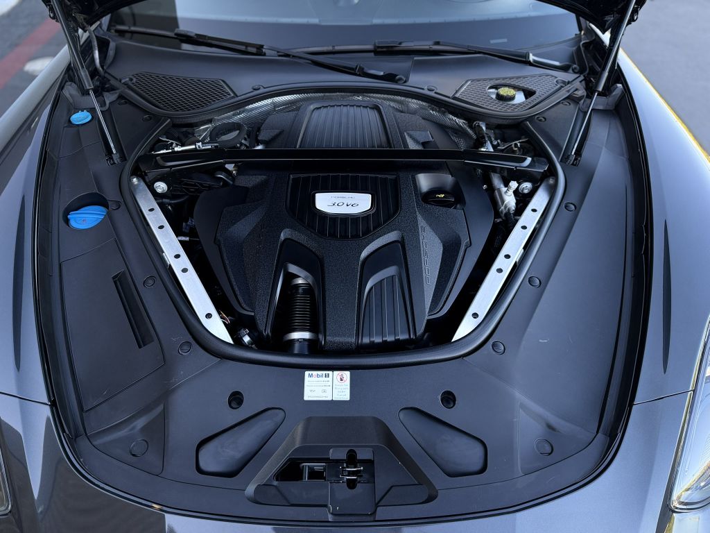 Photo 31 of this PORSCHE PANAMERA