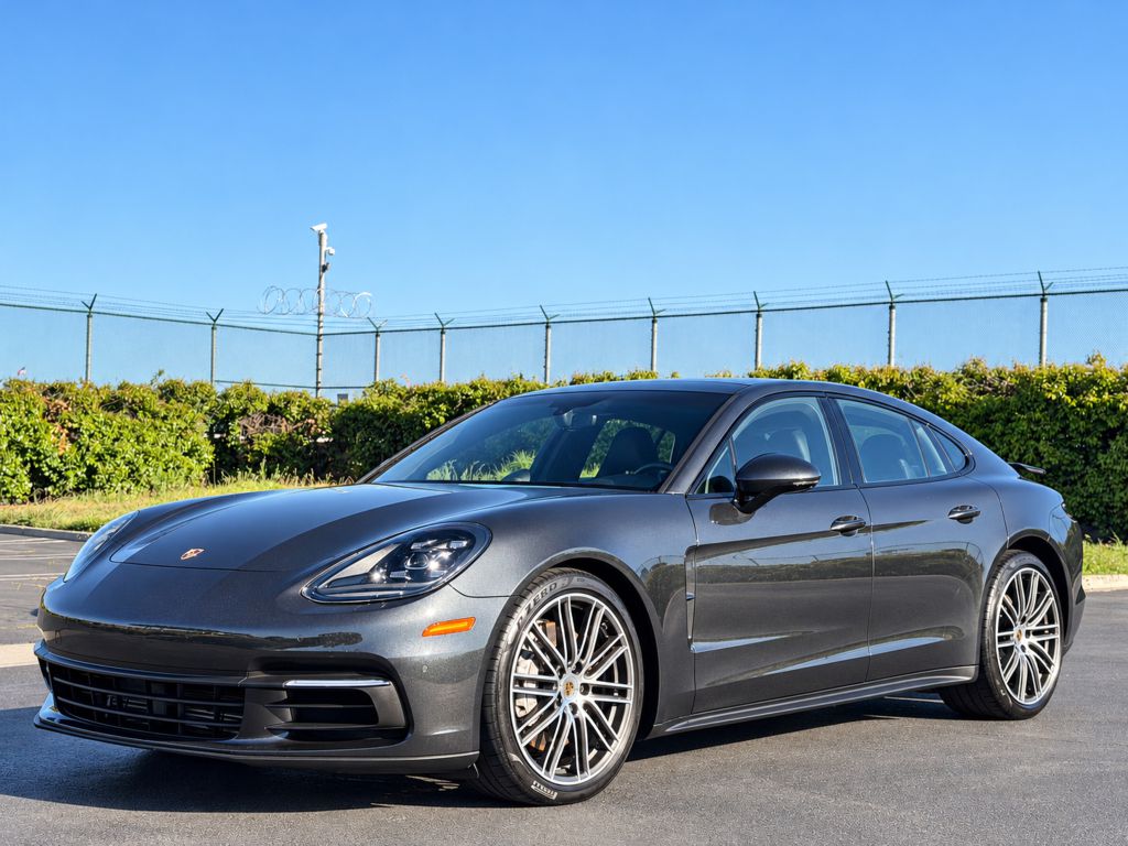 2019 PORSCHE PANAMERA