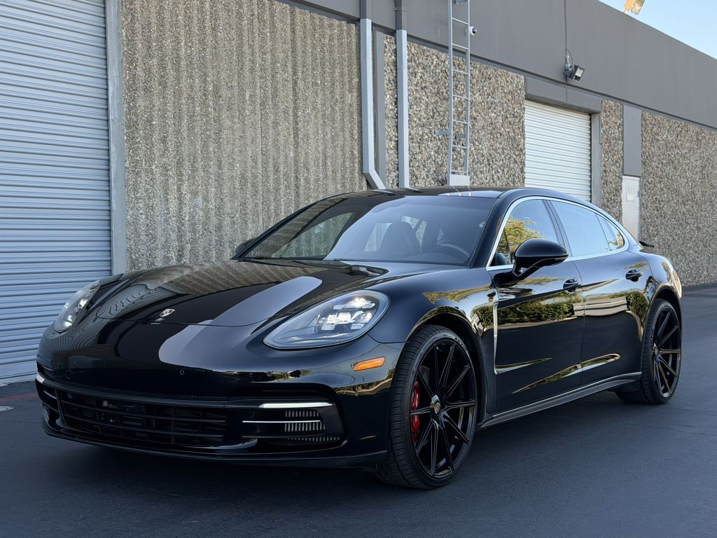 Photo 15 of this PORSCHE PANAMERA