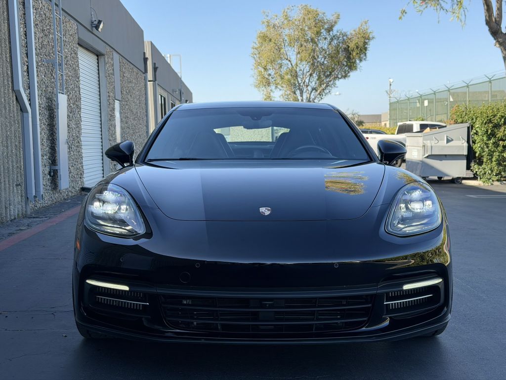 Photo 16 of this PORSCHE PANAMERA