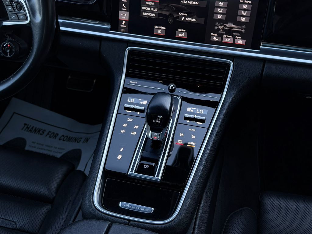 Photo 31 of this PORSCHE PANAMERA