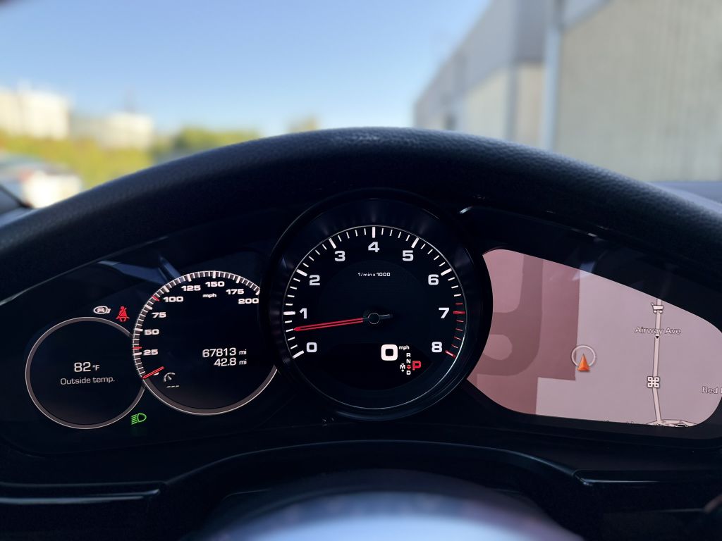 Photo 35 of this PORSCHE PANAMERA