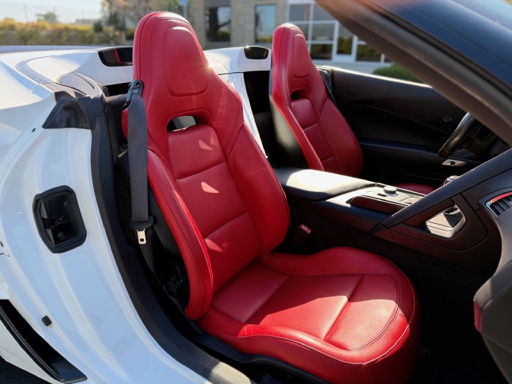 Photo 13 of this CHEVROLET CORVETTE