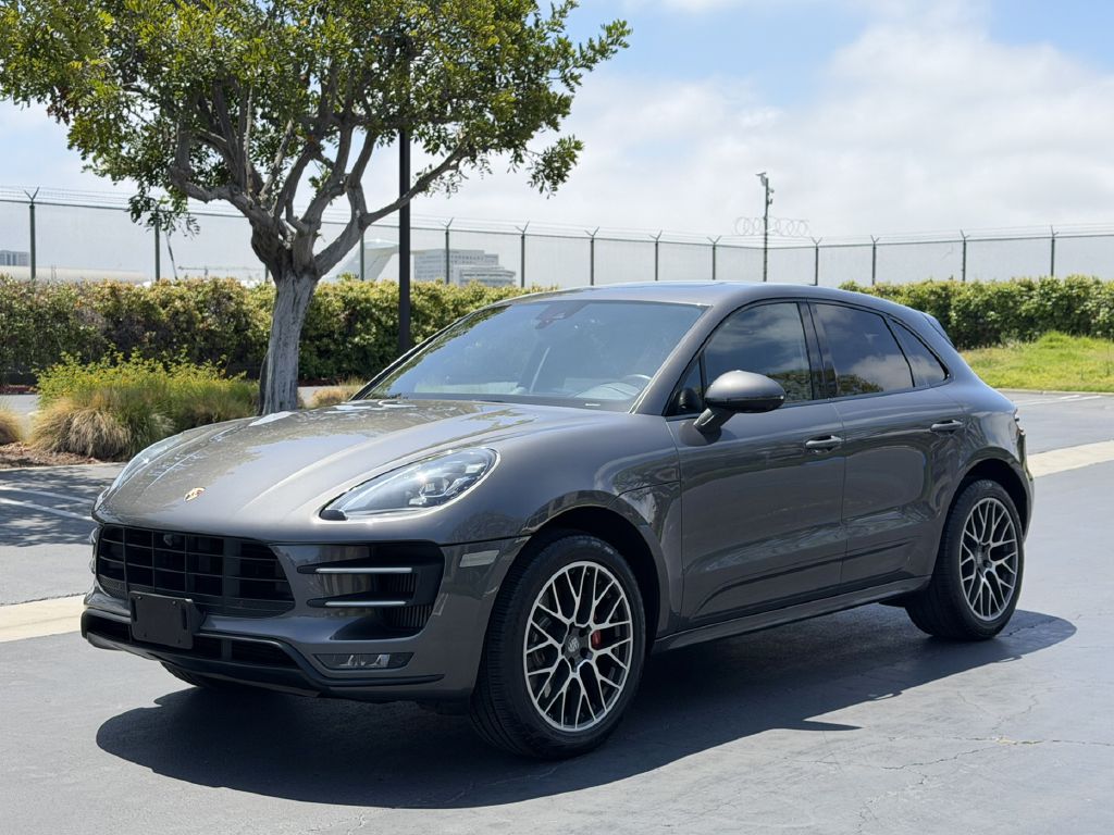 2018 PORSCHE MACAN