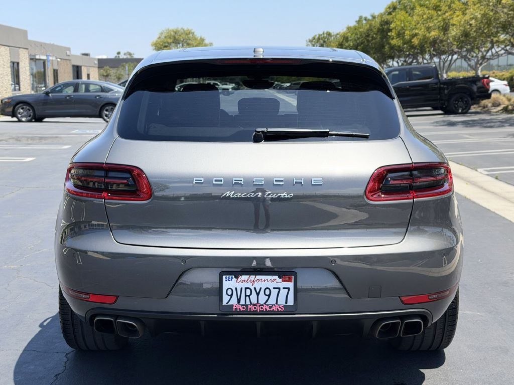 Photo 4 of this PORSCHE MACAN