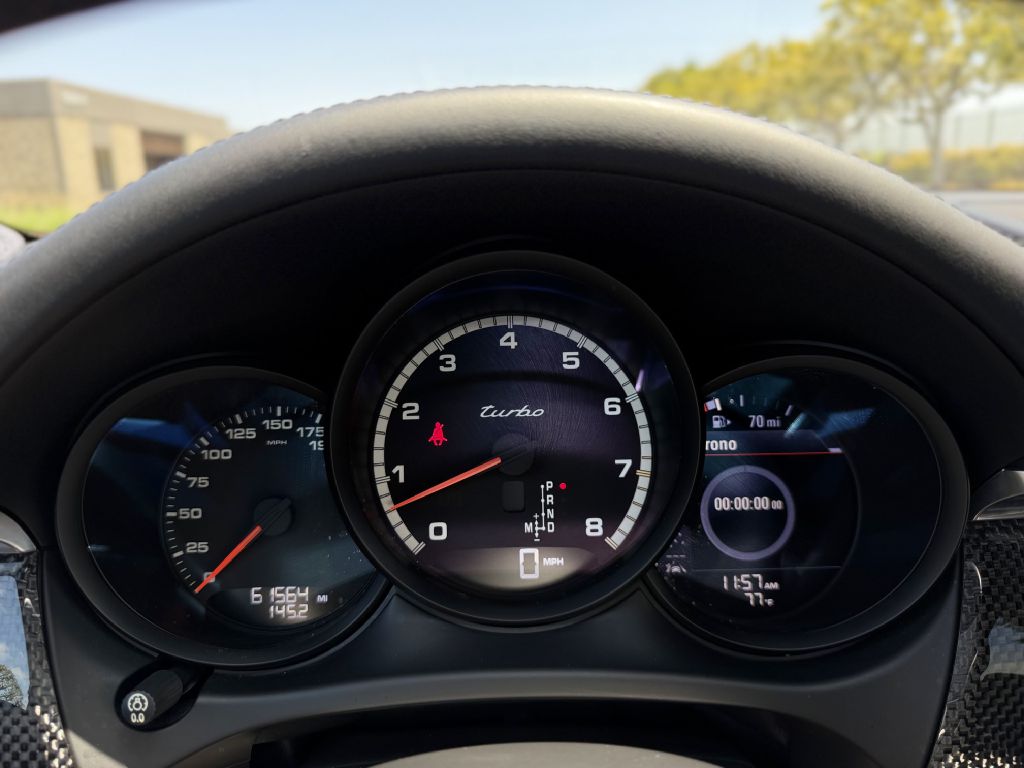 Photo 15 of this PORSCHE MACAN