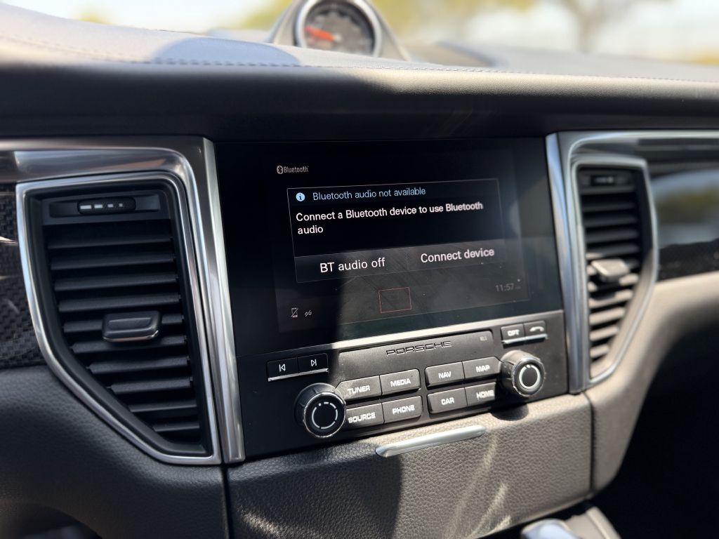 Photo 17 of this PORSCHE MACAN