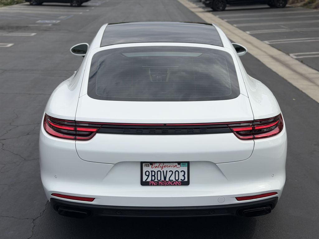 Photo 9 of this PORSCHE PANAMERA