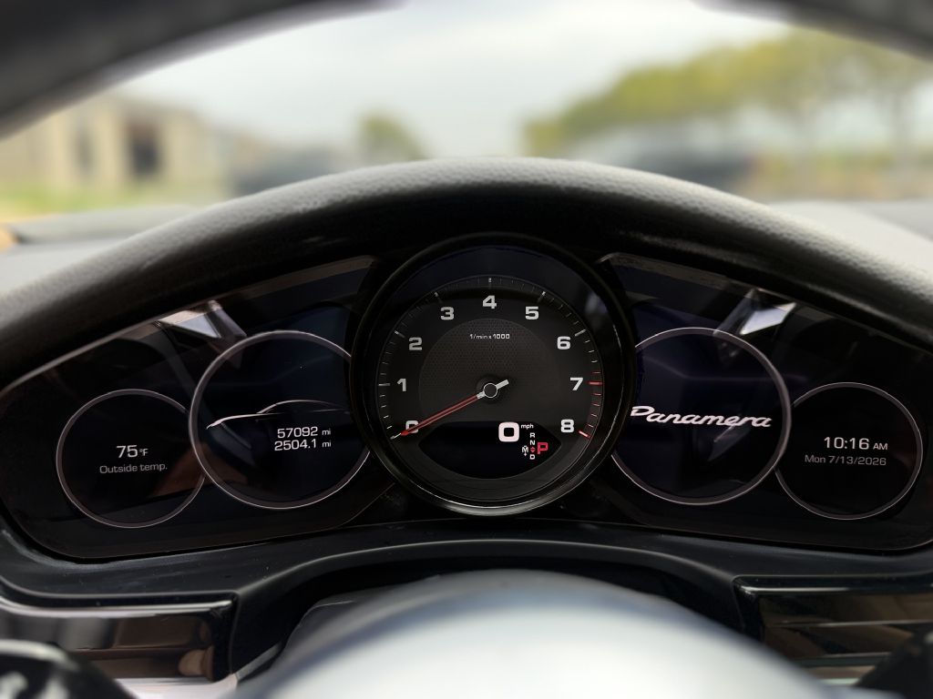 Photo 23 of this PORSCHE PANAMERA