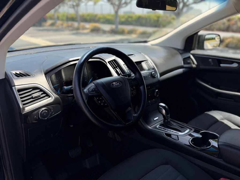 Photo 9 of this FORD EDGE