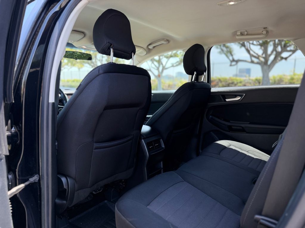 Photo 11 of this FORD EDGE