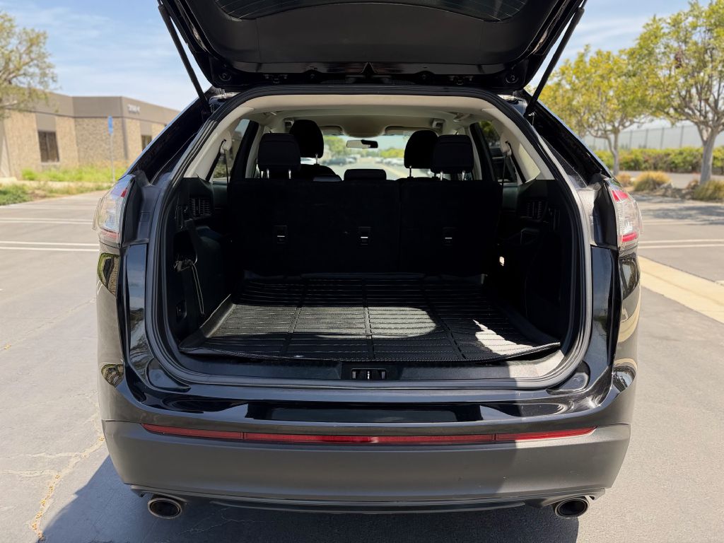 Photo 13 of this FORD EDGE