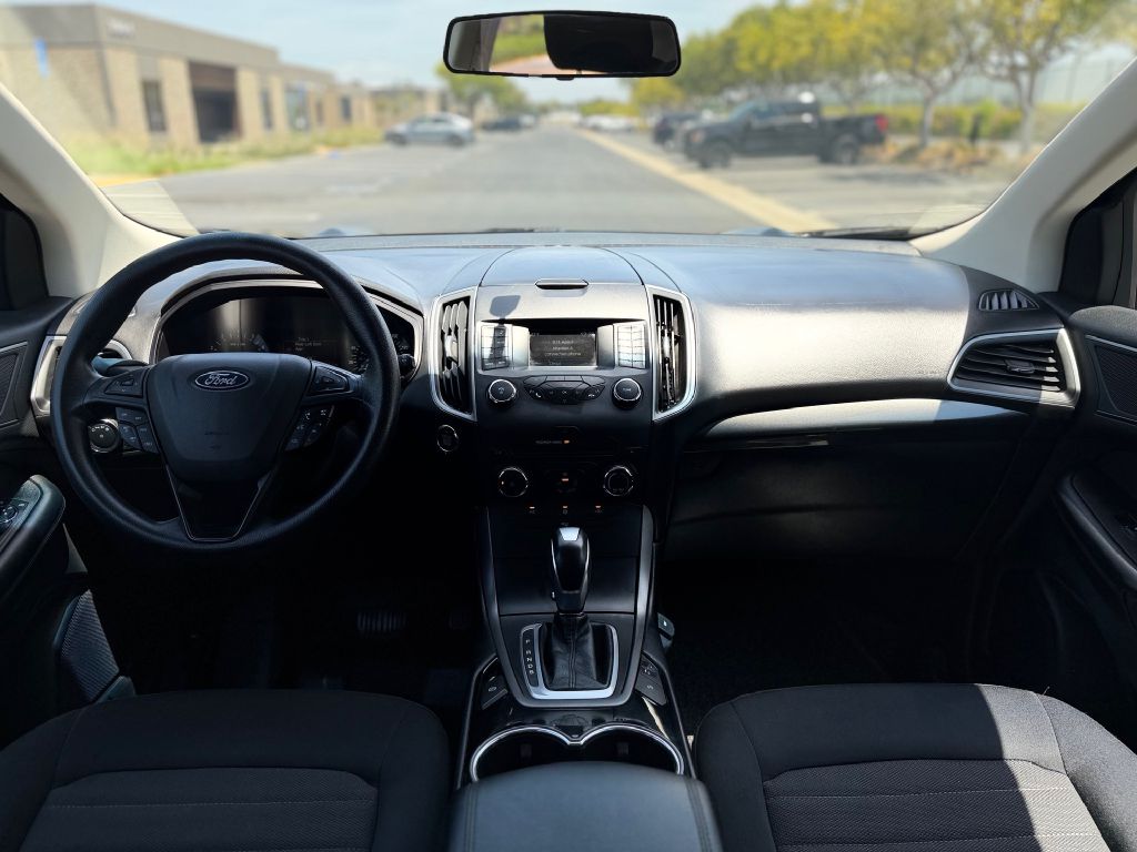 Photo 14 of this FORD EDGE