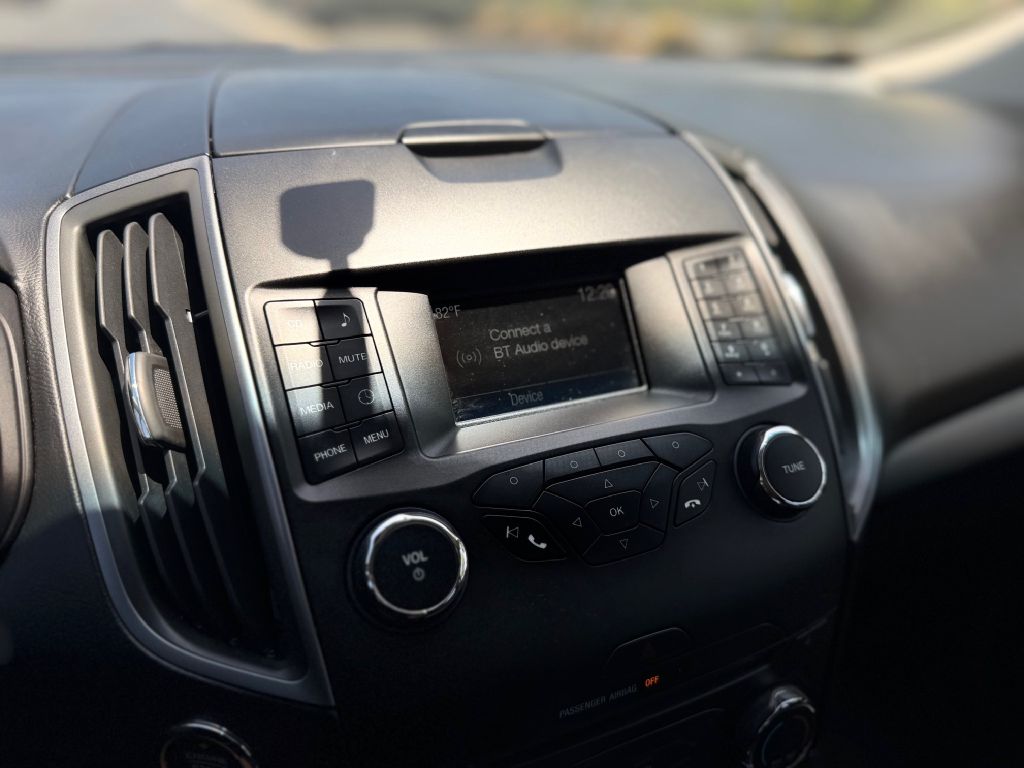 Photo 17 of this FORD EDGE