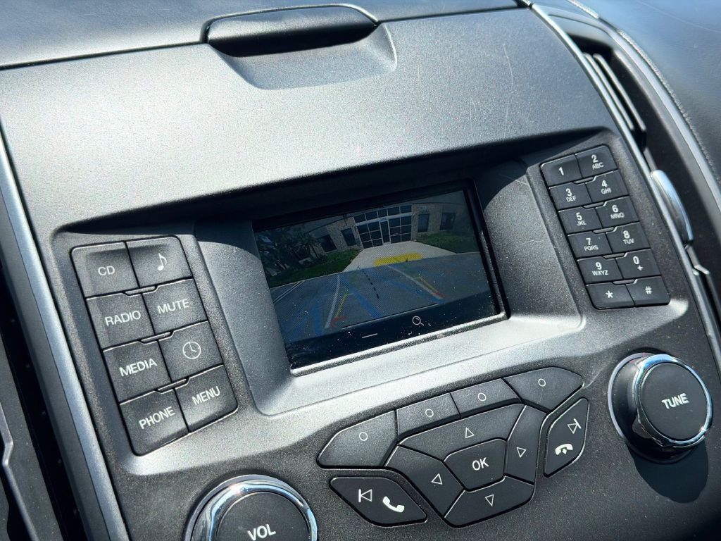 Photo 19 of this FORD EDGE