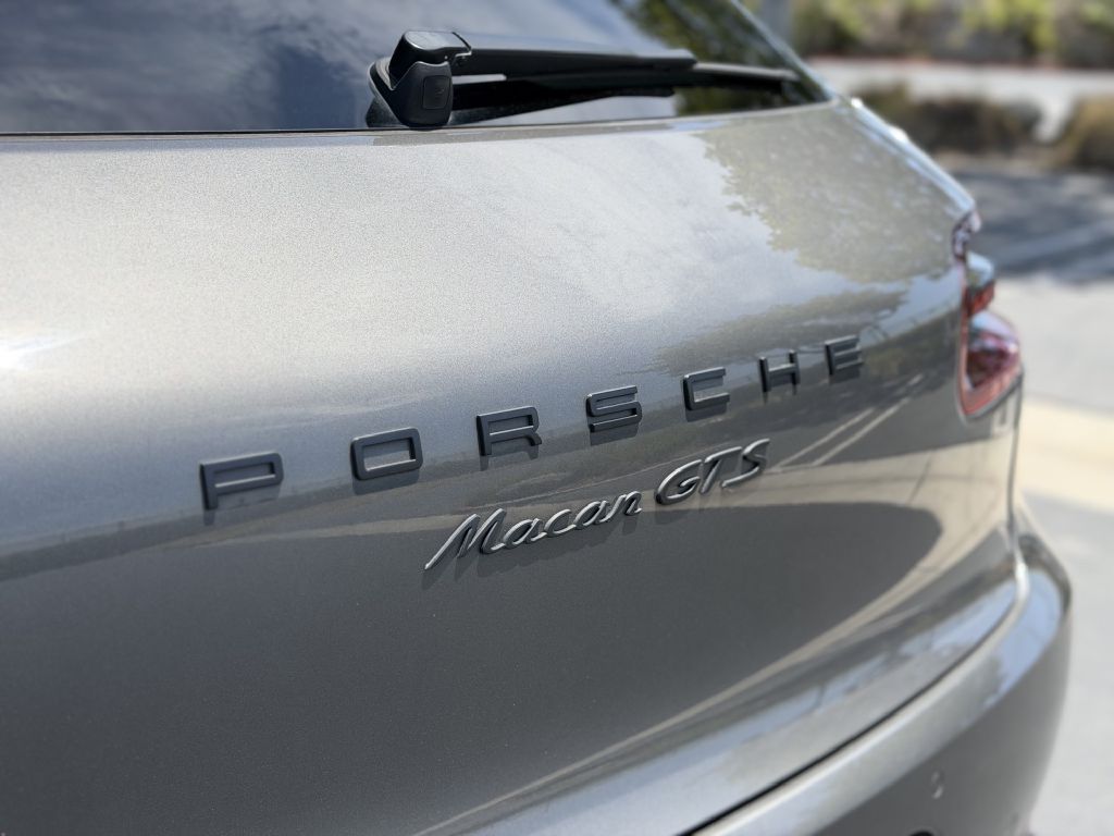 Photo 8 of this PORSCHE MACAN