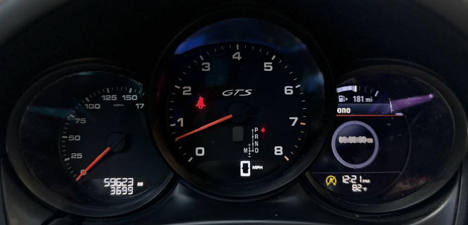 Photo 17 of this PORSCHE MACAN