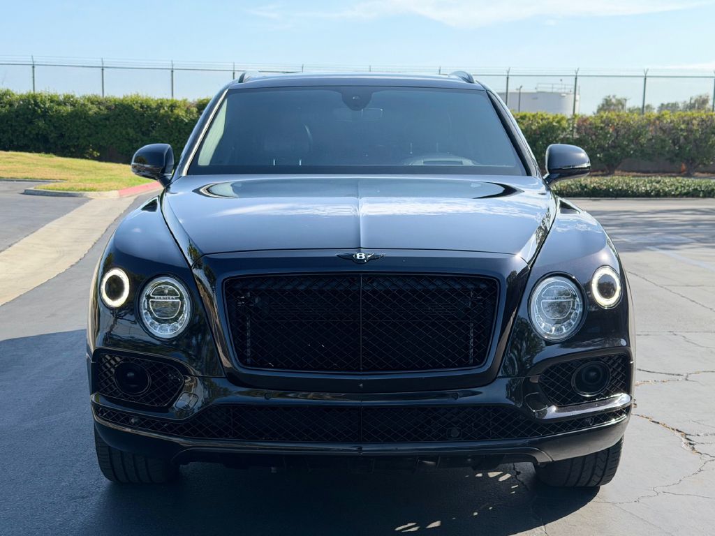 Photo 2 of this BENTLEY BENTAYGA