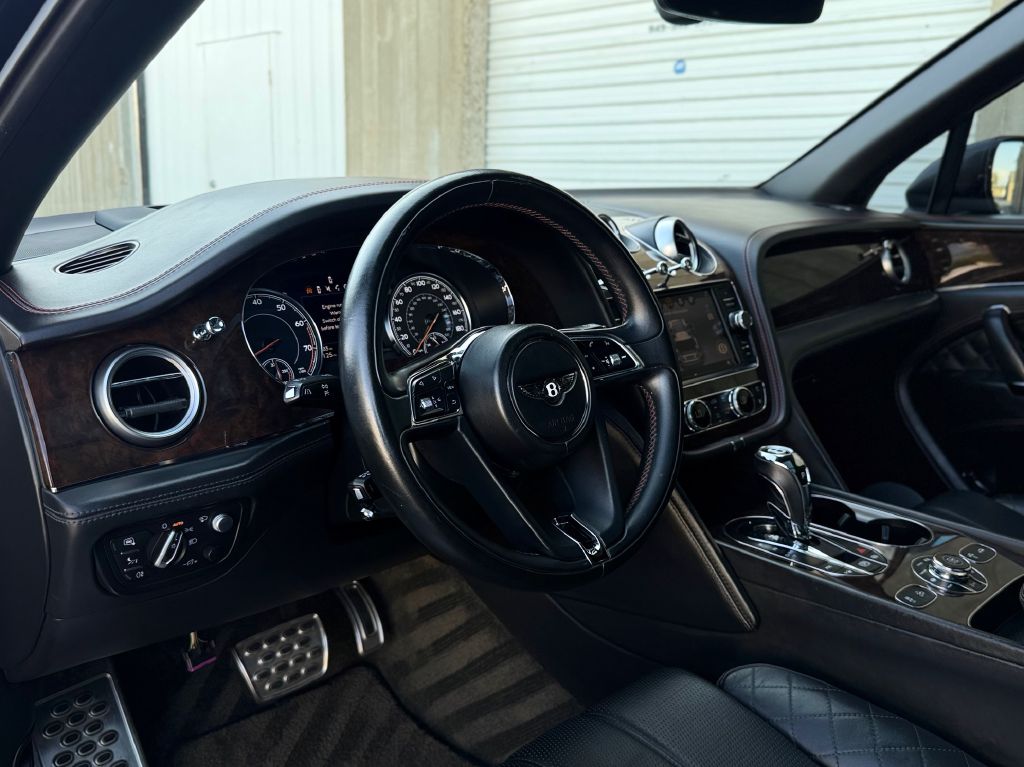 Photo 10 of this BENTLEY BENTAYGA