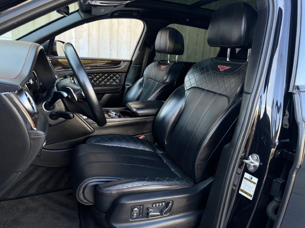 Photo 11 of this BENTLEY BENTAYGA