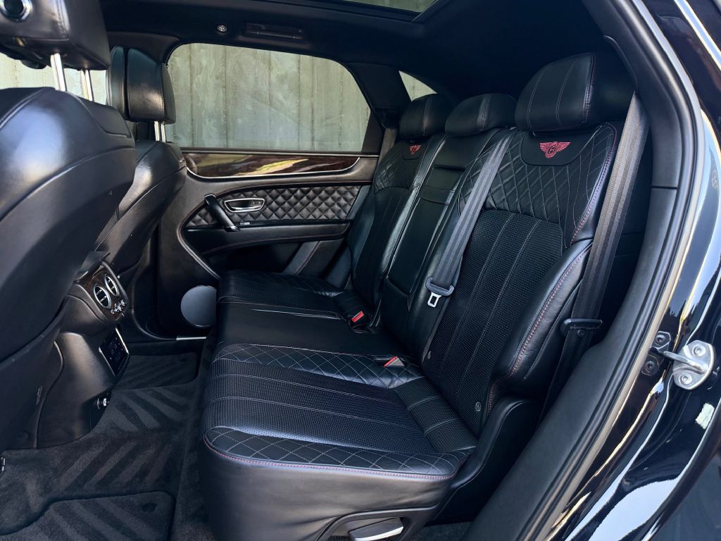 Photo 15 of this BENTLEY BENTAYGA