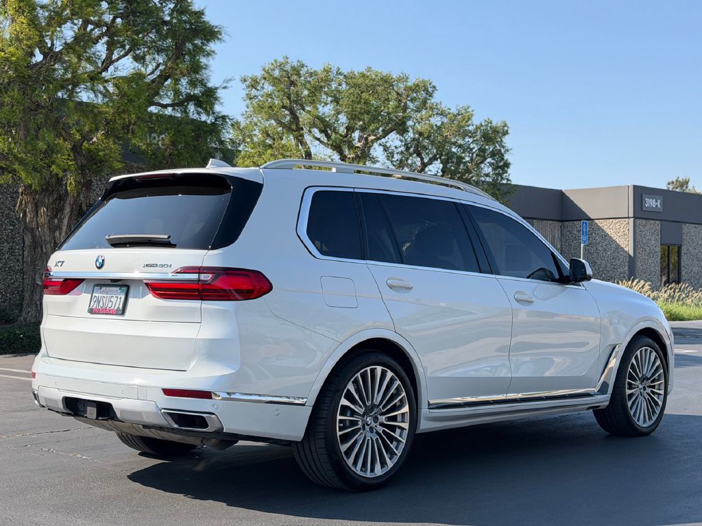 Photo 4 of this BMW X7