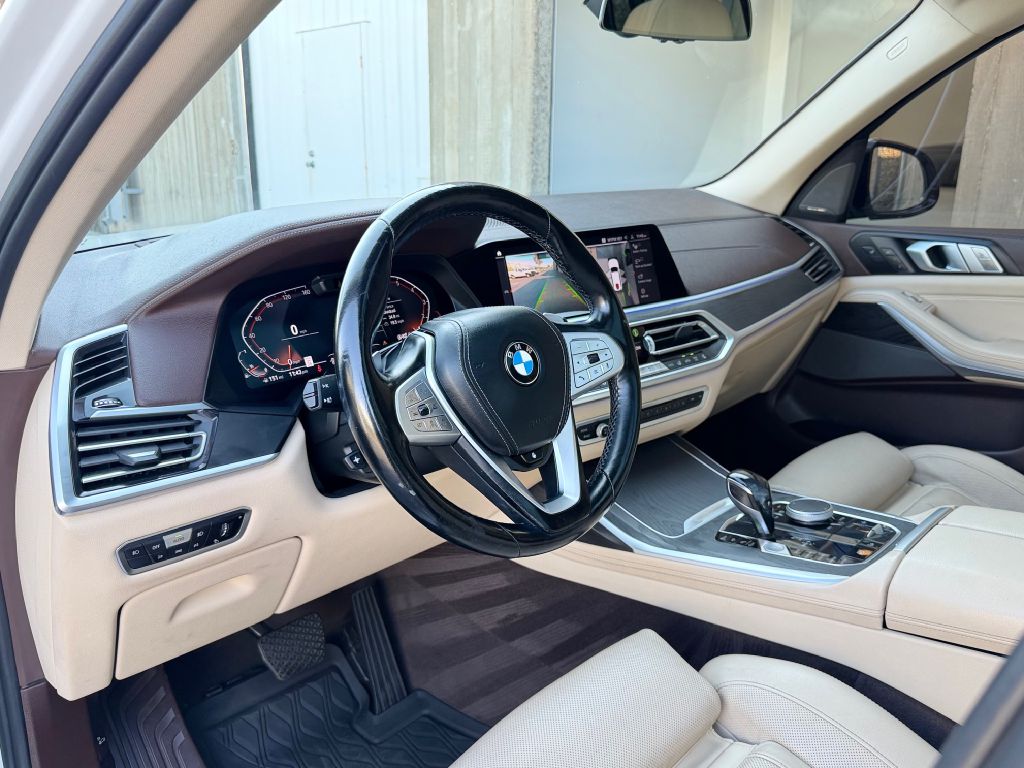 Photo 9 of this BMW X7