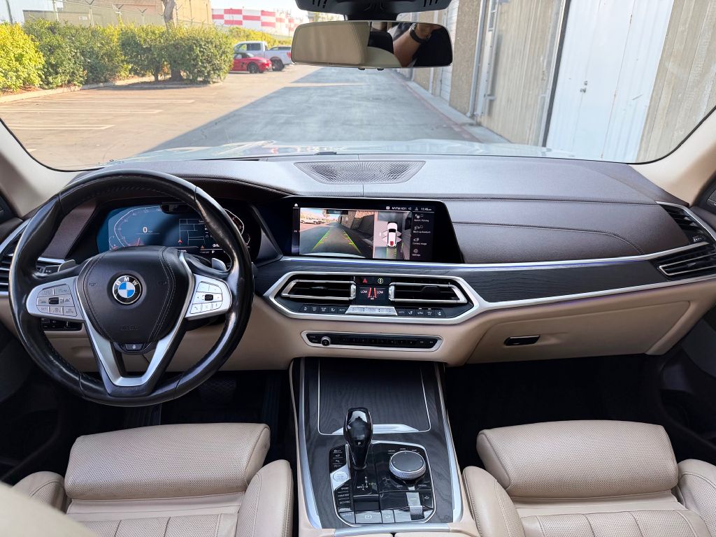 Photo 16 of this BMW X7