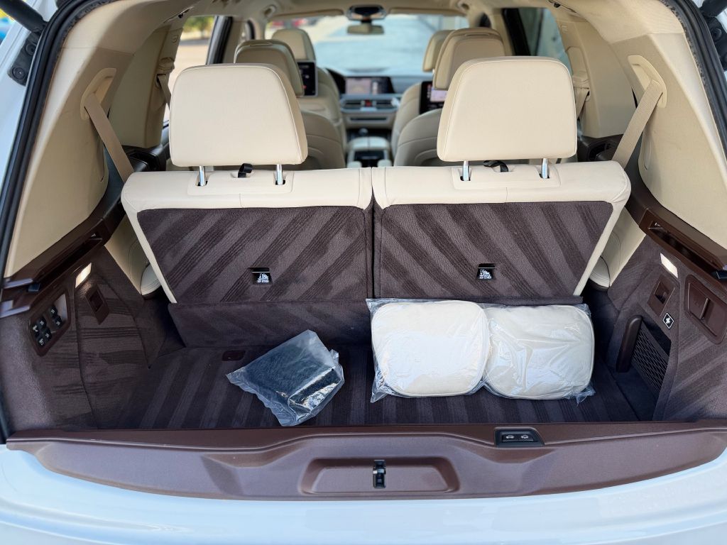 Photo 18 of this BMW X7