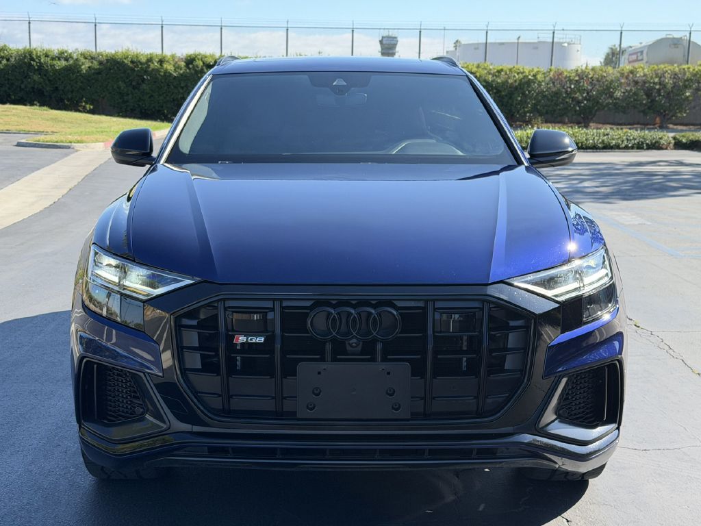 Photo 2 of this AUDI SQ8