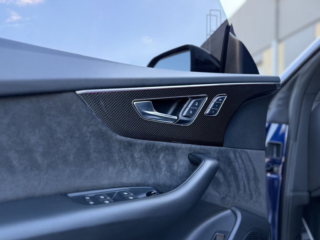 Photo 9 of this AUDI SQ8