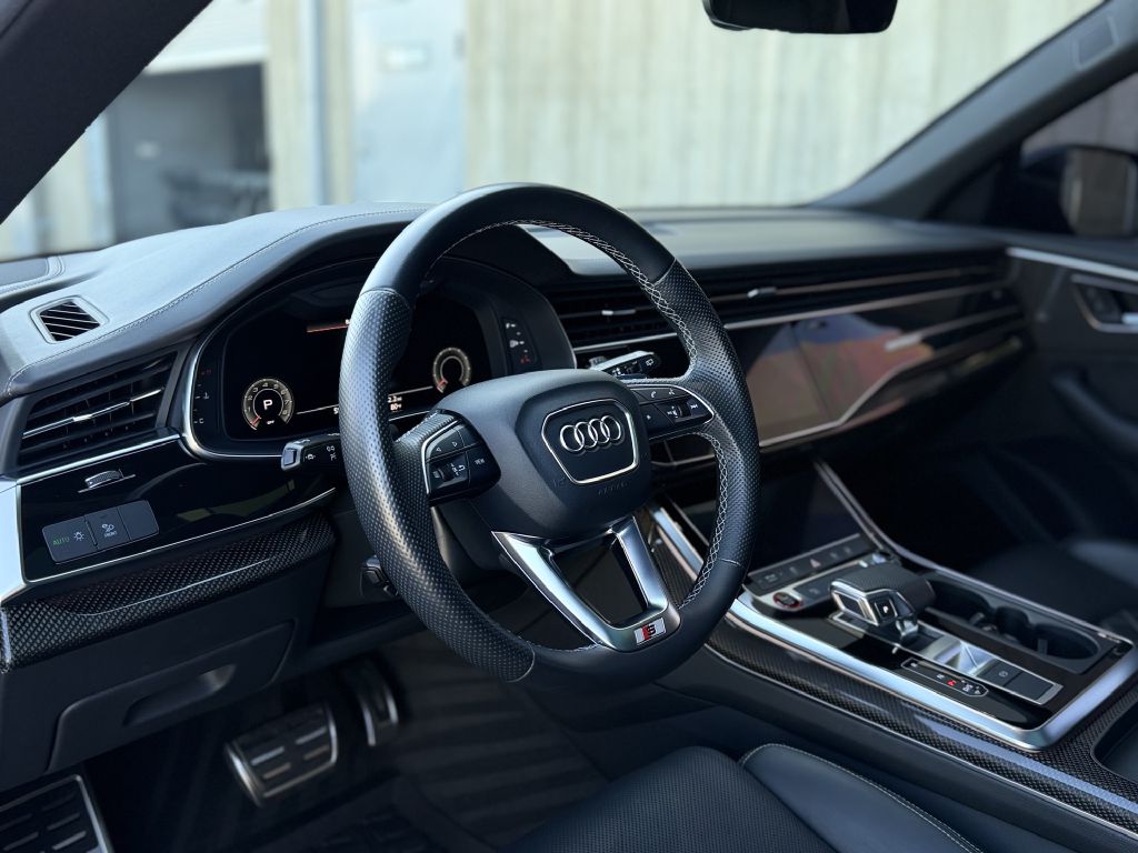 Photo 10 of this AUDI SQ8