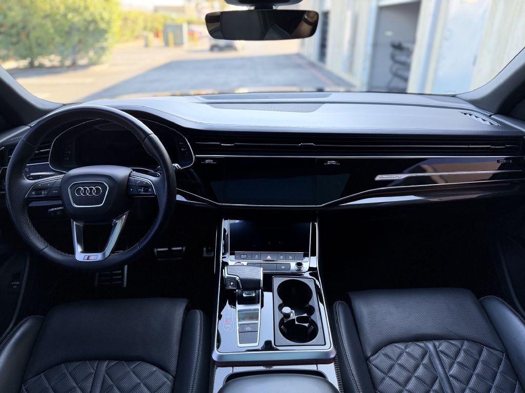 Photo 17 of this AUDI SQ8