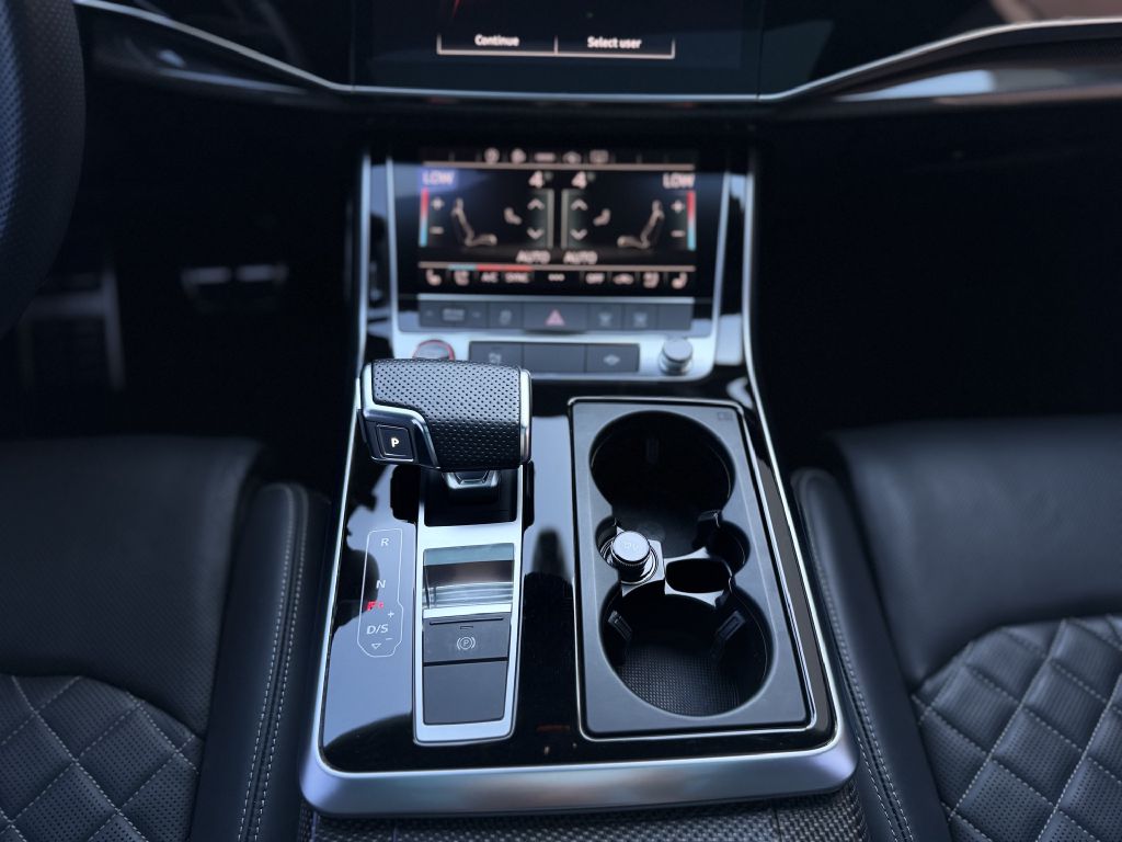 Photo 18 of this AUDI SQ8