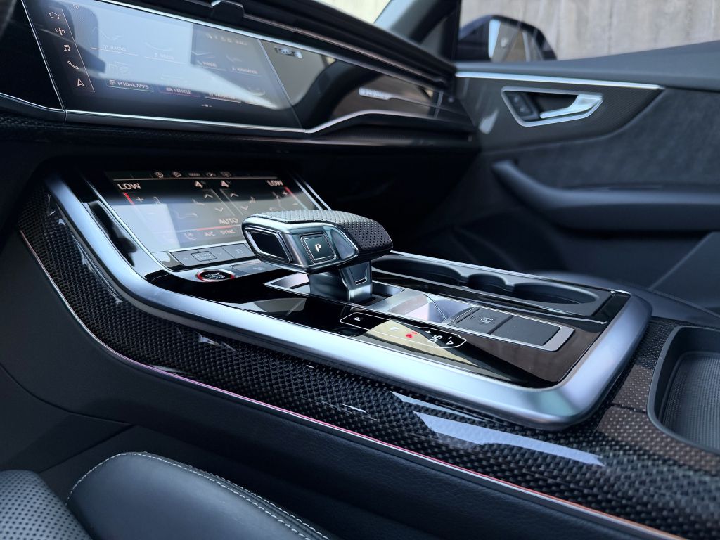 Photo 24 of this AUDI SQ8