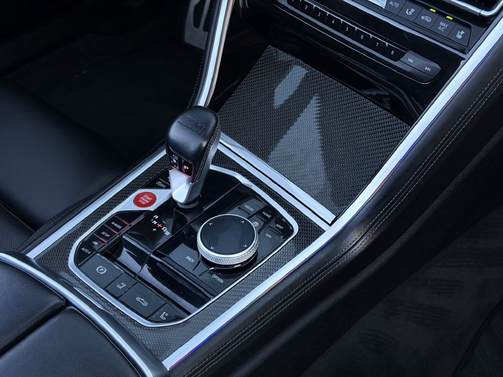 Photo 25 of this BMW M8