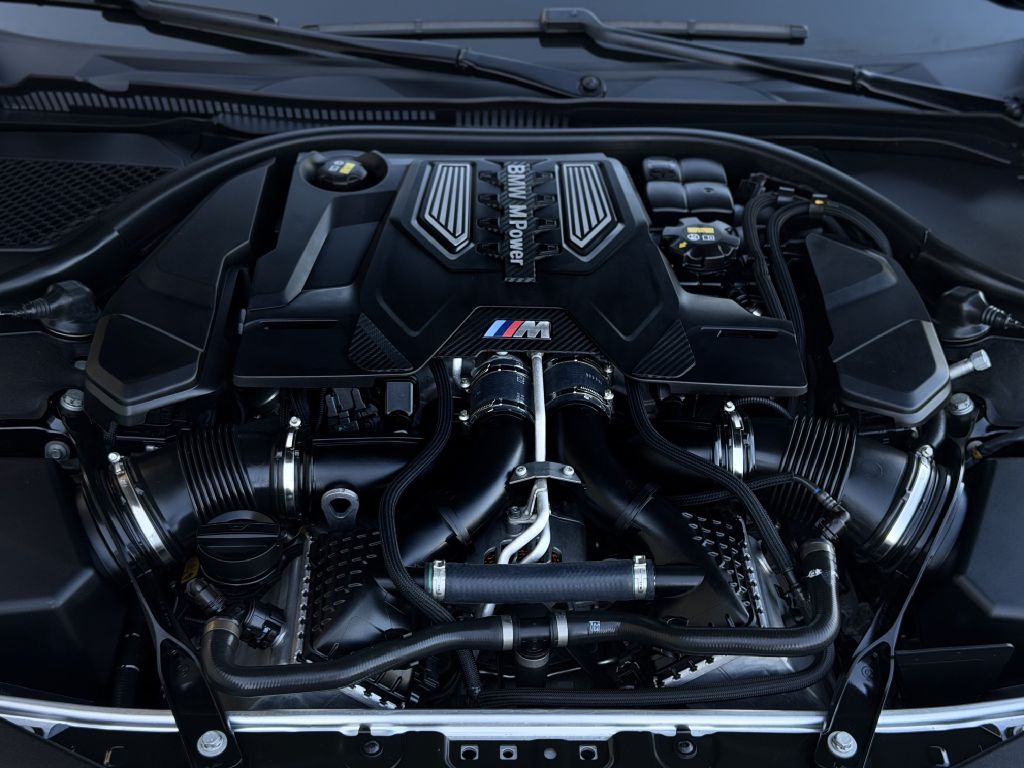Photo 28 of this BMW M8