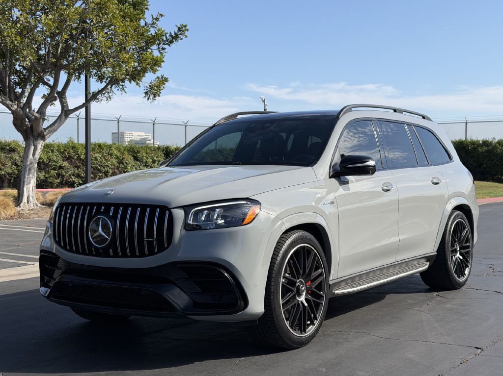 Photo 2 of this MERCEDES-BENZ GLS