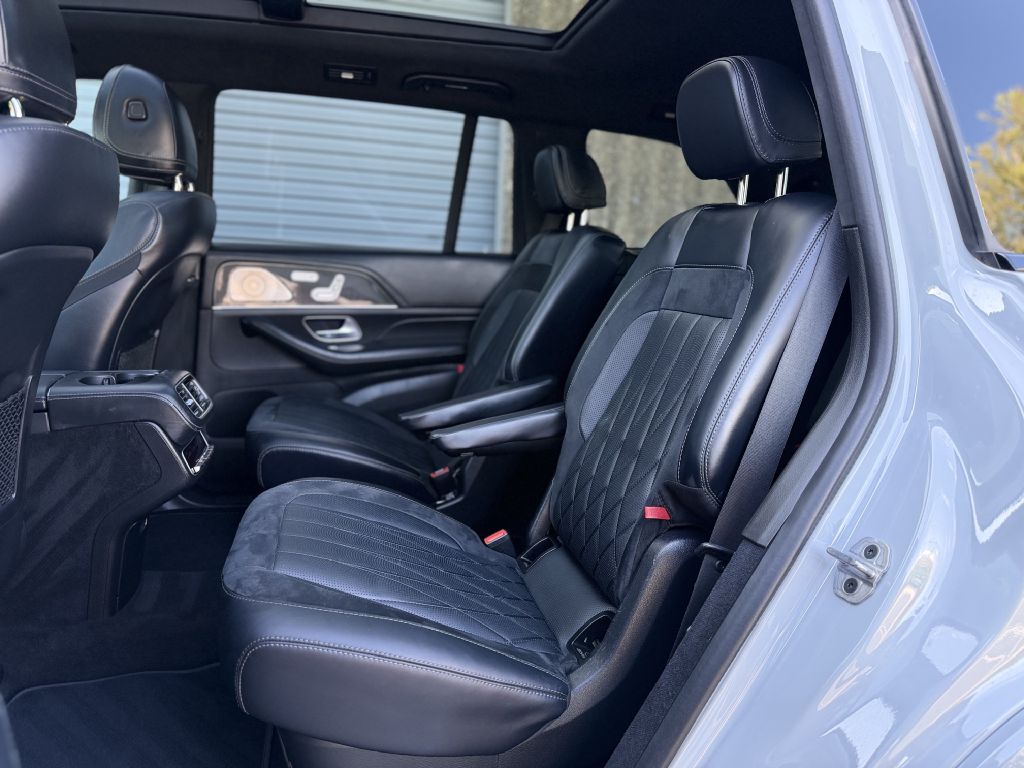 Photo 16 of this MERCEDES-BENZ GLS